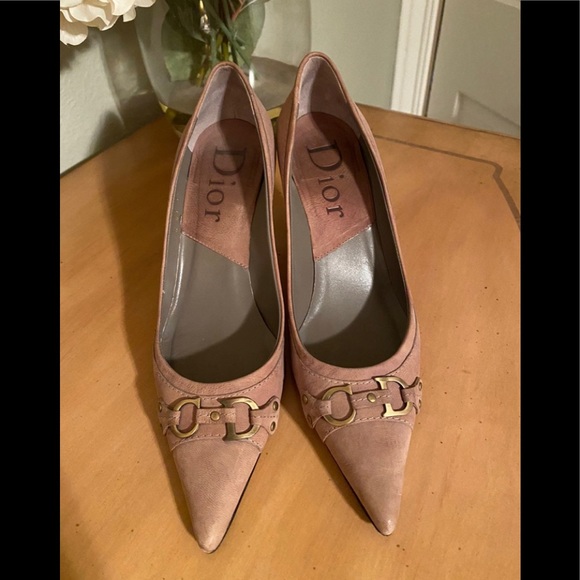 Dior suede pointed toed pumps with CD emblem - Picture 2 of 8